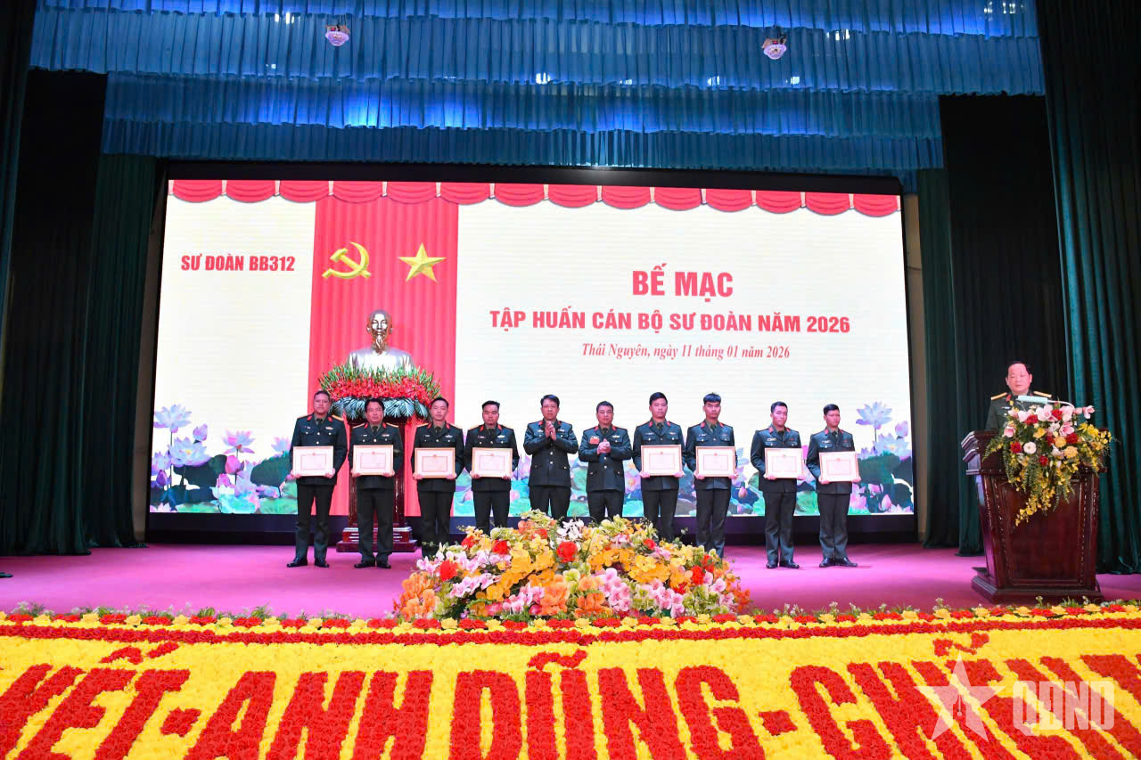 Sư đoàn 312 (Quân đoàn 12) bế mạc tập huấn cán bộ năm 2026